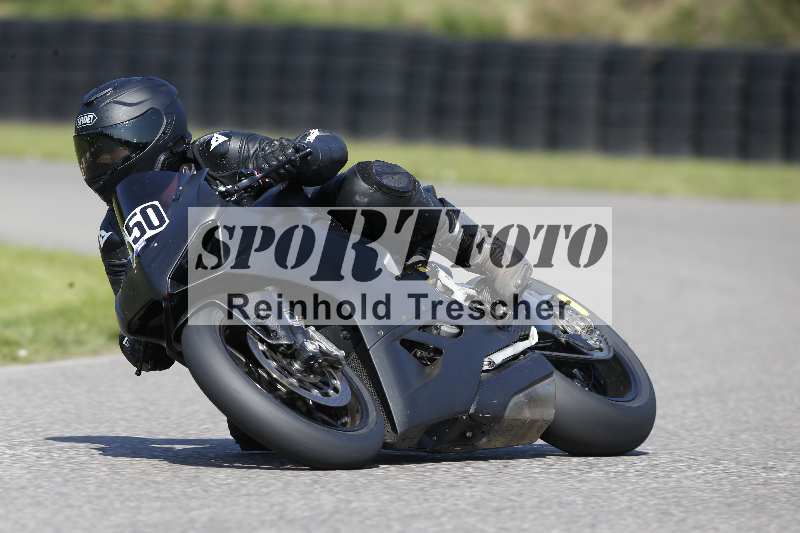 /44 09.08.2025 Plüss Moto Sport ADR/Freies Fahren/550